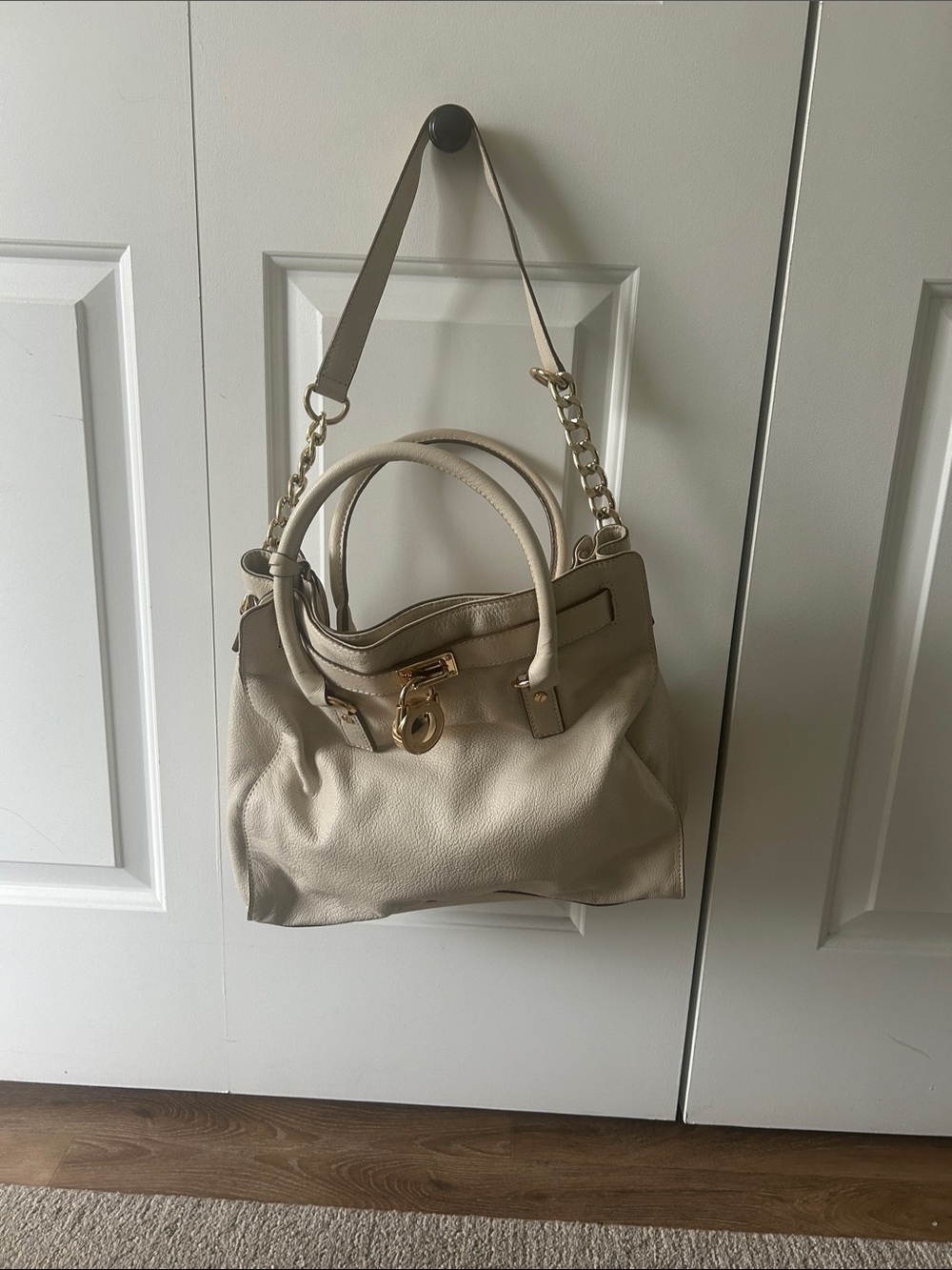 Michael Kors Cream Leather Shoulder Bag with Gold Hardware